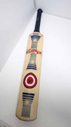 Hunts county bats - hunts, cricket