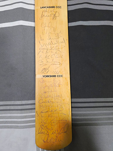 Signed autographed cricket - autographed,