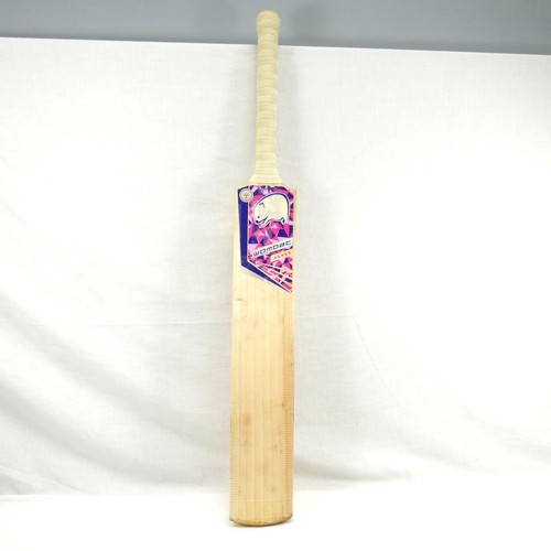 Wombat onyx cricket - wombat,