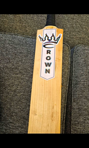 Crown cricket bat short - crown, bat.