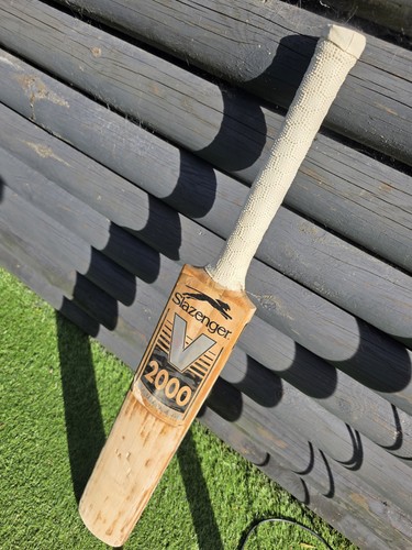Slazenger 2000 cricket bat - v,